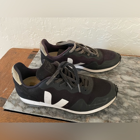 Veja Men’s SDU B-MESH BLACK WHITE shoes. 11.5. GUC. - Picture 3 of 14